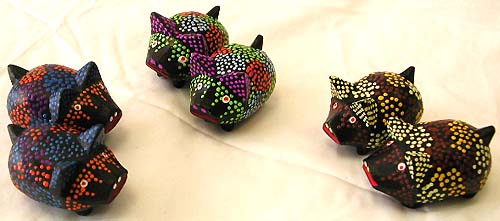 Bali handcraft collection - assorted color dot pattern lovely mini pig set