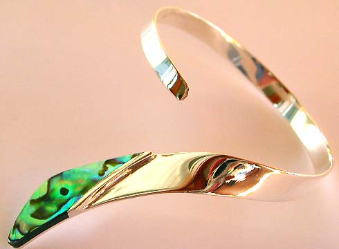 Curved-down pattern design sterling silver bangle with genuine abalone seashell embedded