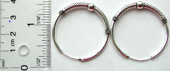 Line pattern decor large loop design sterling silver earring with a beaded motif in middle