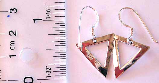 Flat triangular pattern design sterling silver earring with fish hook to fit