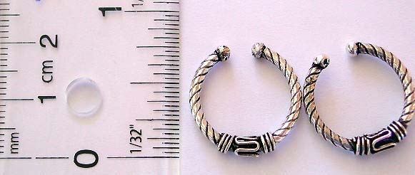 Clip-on Celtic line and pattern design sterling silver earring