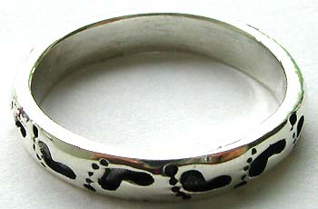 Lovely black baby-feet pattern design sterling silver ring