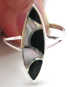 Black onyx stone and white mother of pearl seashell forming olive shape pattern sterling silver ring with cut-out 'V' shape on both sides