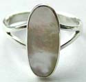 Cut-out 'V' pattern design sterling silver ring with elliptical genuine white seashell inlaid 