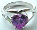 Heart shape light purple cz stone embedded lip pattern design sterling silver ring