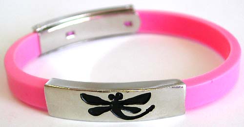 Slide rubber bracelet wholesaler supply assorted color sliding charm bracelet with black dragonfly pattern decoration