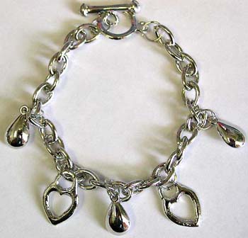 Fashion charm bracelet with water-drop and cut-out heart pattern design, toggle clasp for convenient closure