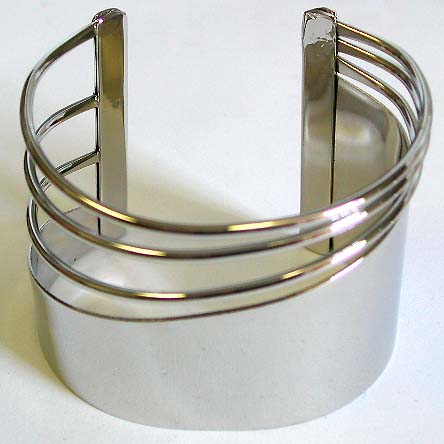 Cuff bangle wholesaler supply carved-out line pattern design fashion bangle bracelet 