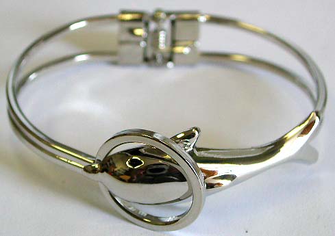 wholesale dolphin gift of double line band fashion bangle bracelet with dolphin in circle pattern design in middle