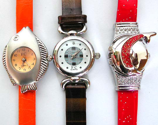 Wholesale fun watch with animals, flowers, butterfly, maple leaf and other fun designs 