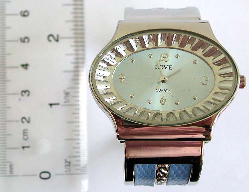 Wide band design fashion bangle watch with carved-out pattern and color painted on both sides