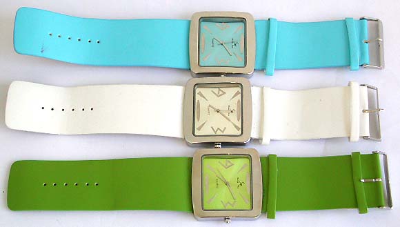 Fashion watch with rectangular clock face design and imitation leather band