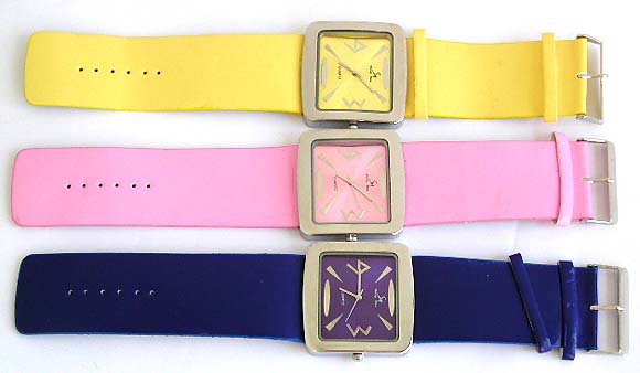 Fashion watch with rectangular clock face design and imitation leather band