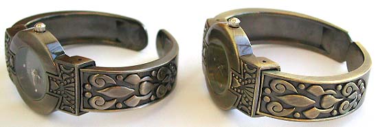 Copper color fashion bangle watch with carved-in mystic pattern