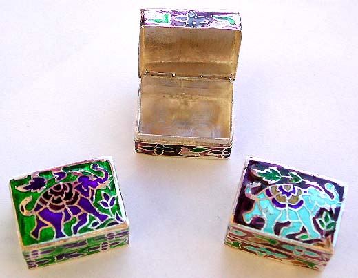 Rectangular shape assorted enamel color pill box with elephant decor on top, assorted color randomly pick                  
