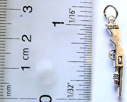 925. sterling silver pendant in classical gun shape pattern design                      
