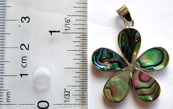 wholesale flower pendant and flower jewelry with gemstone shells    
