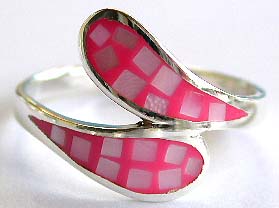 Nacre or mother of pearl product. Double pink color wavy water-drop pattern design sterling silver ring with multi mini white mother of pearl seashell embedded in middle
   