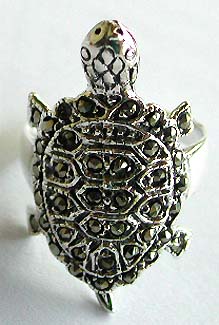 Turtle jewelry, carved-out turtle pattern decor sterling silver ring with multi mini marcasite stones embedded
  




