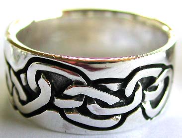 Man celtic jewelry. Carved-in Celtic knot chain pattern decor 925. Sterling silver ring