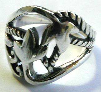 925. sterling silver ring with carved-out double floral flower pattern decor at center
