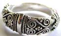 925. sterling silver ring with carved-in Celtic mystic pattern decor 