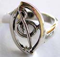 Carved-out musical symbol pattern decor 925. sterling silver ring