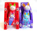 Color painting mini flower decor wooden cat mom and kid sitting on chair doll house animal, assorted color randomly pick