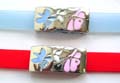 Fashion bracelet in assorted color plastic band design with a flower pattern decor, long metal strip at center, assorted color randomly pick 