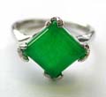Silver plated thin band fashion ring with a diamond shape imitation jade stone inlaid in middle