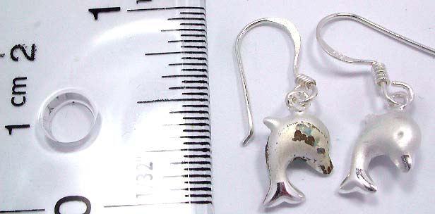 Sterling silver earring with half white and silver color dolphin pattern design