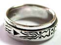 Spinning ring made of 925. sterling silver with carved-in tatoo pattern design 