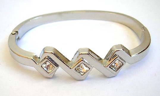 Fashion bangle bracelet with 3 mini diamond shape clear cz
