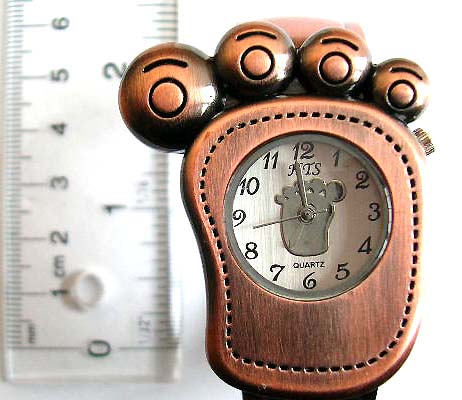 Fashion bronze bangle watch with foot shape clock face design