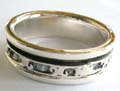 925. sterling silver spinning ring with chain lock pattern design