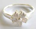 925. sterling silver ring with 5 mini clear cz stone forming daisy flower central decor