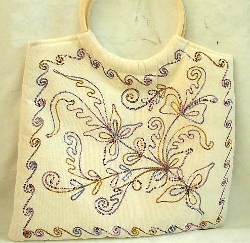 wholesale handbag, beach bag, cotton hand bag with embroidary flower decor and ratton handle 