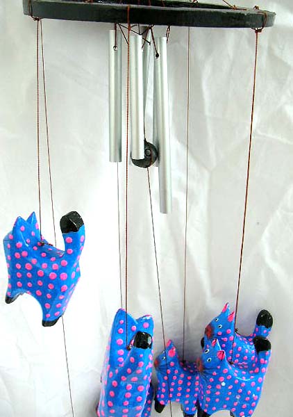 Fashion metal wind chime with painting blue wooden cat swing design