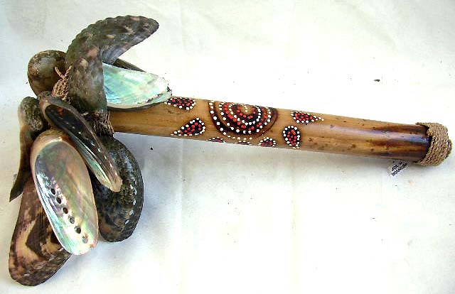 Shaker with fire burn bamboo handle and multi seashell top