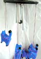 Fashion metal wind chime with painting blue wooden cat swing design