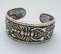 Black sterling silver toering with carved-out dot and scorpion pattern decor 