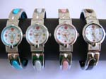 Fashion enamel bangle watch motif in circular clock face with butterfly pattern, design in assorted color