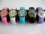 Polyurethane bangle watch with round clock face design in assorted color
