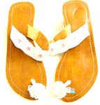 High heel imatition leather sandal with white flower on first toe and 5 white flower on instep parts