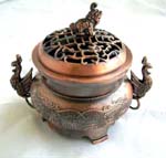 Majestic swan handle design ancient oriental iron incense burner with lid