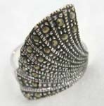 925.sterling silver ring with fan shape design and marcasite stone inlaid