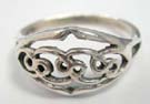 Uniquely designed interweaving circular pattern on 925. sterling silver ring 