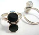 Double circle black agate gemstone motif fashion ring on 925. sterling silver band 
