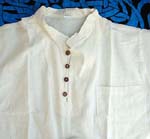 Plain color casul shirt with few botton on it